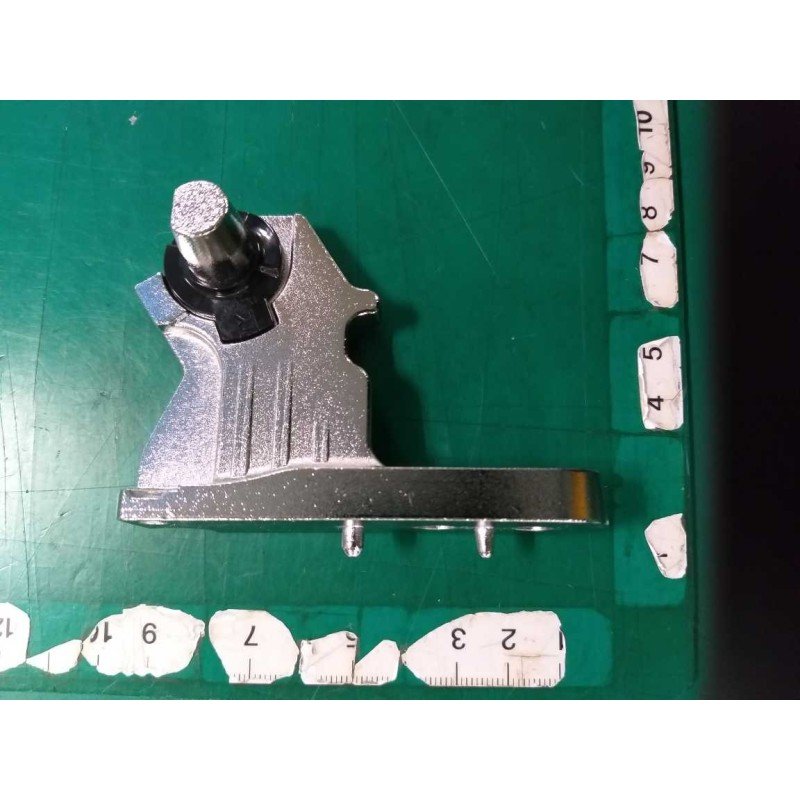 ASSY HINGE-MIDDLE RIGHT RF9000D-GROMMET-