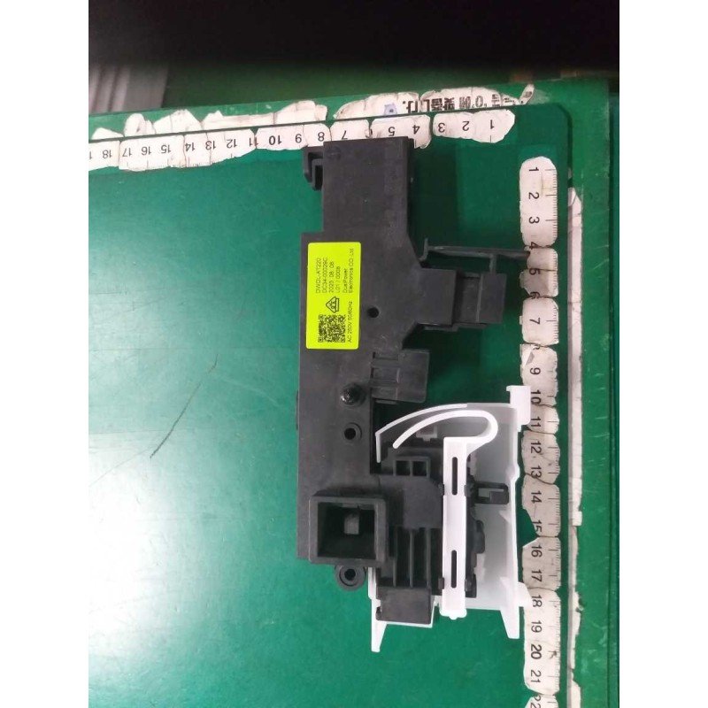 SWITCH DOOR LOCK AC250V-16A-AUTO DOOR-SO